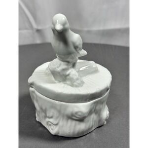 Vintage White Porcelain Bird On‎ Tree Stump Trinket Box